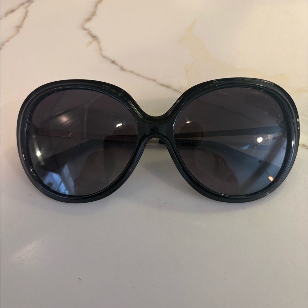 Coach Sunglasses Women's Grey Gradient Lens